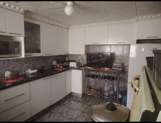 2 BEDROOM HOUSE FOR SALE IN TSAKANE